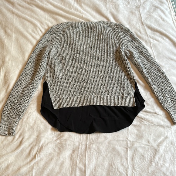 Banana Republic Sweater - Picture 4 of 4